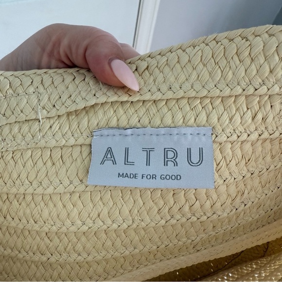 Natural straw beach tote bag with cream stripe - Picture 2 of 2